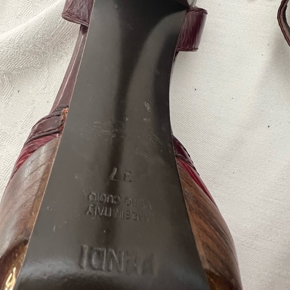 Fendi platform sandals with gold detail - Picture 10 of 11